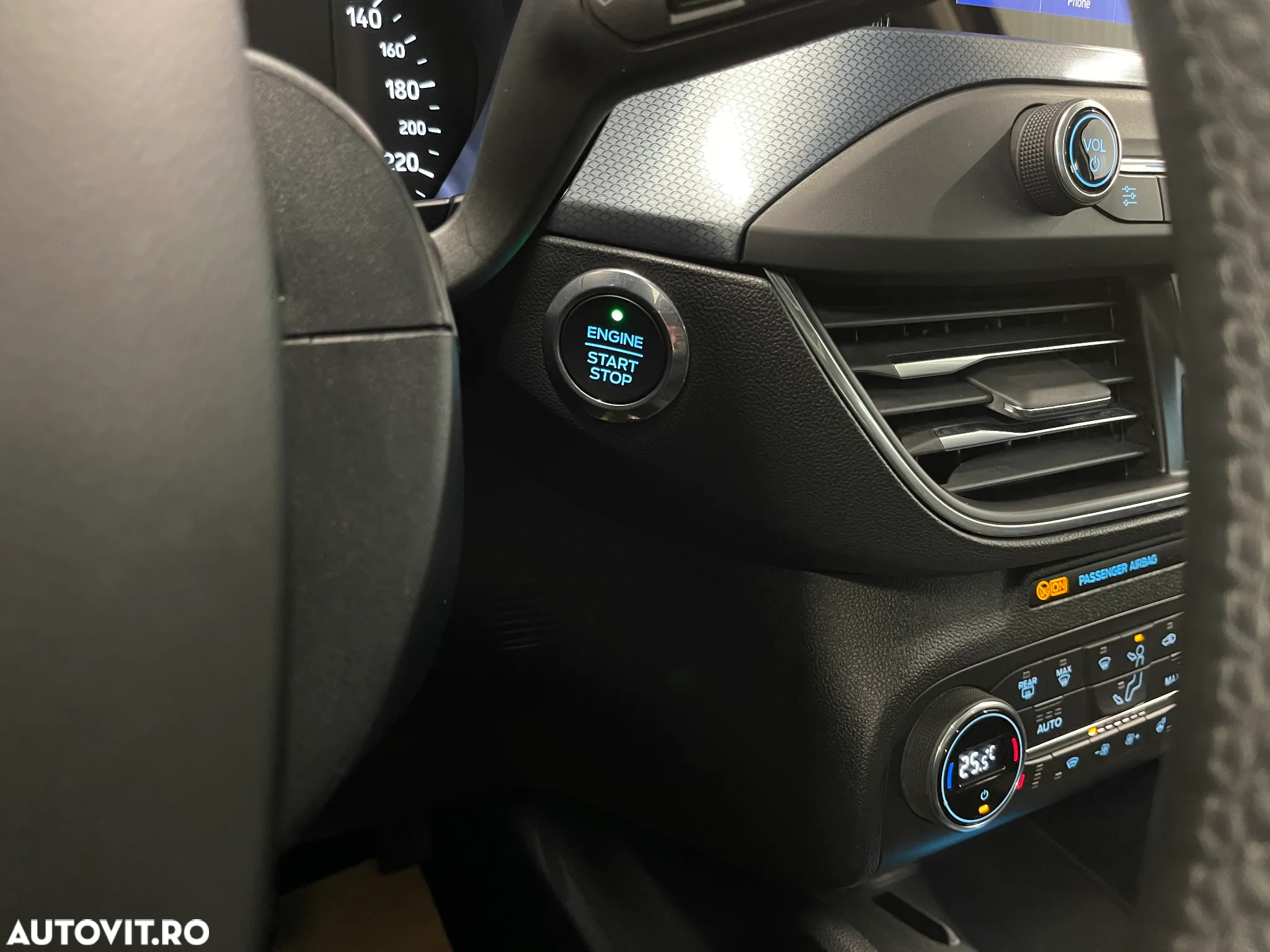 Ford Focus 1.0 EcoBoost Active - 27