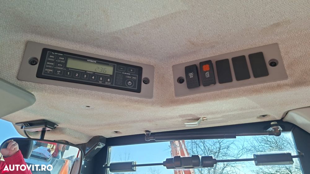 Hitachi ZW180, 2021, 3.903, cupa 3mc, Masa operationala 18t, Anvelope 20,5R25 80% bune, gresare automata, inaltime basculare cupa 4m, latime incarcator 2,5m, 173CP, Aer cond, produs in JAPONIA, CA NOU, posibilitate leasing 4ani-PROMOTIE 94900 EUR+Tva - 8