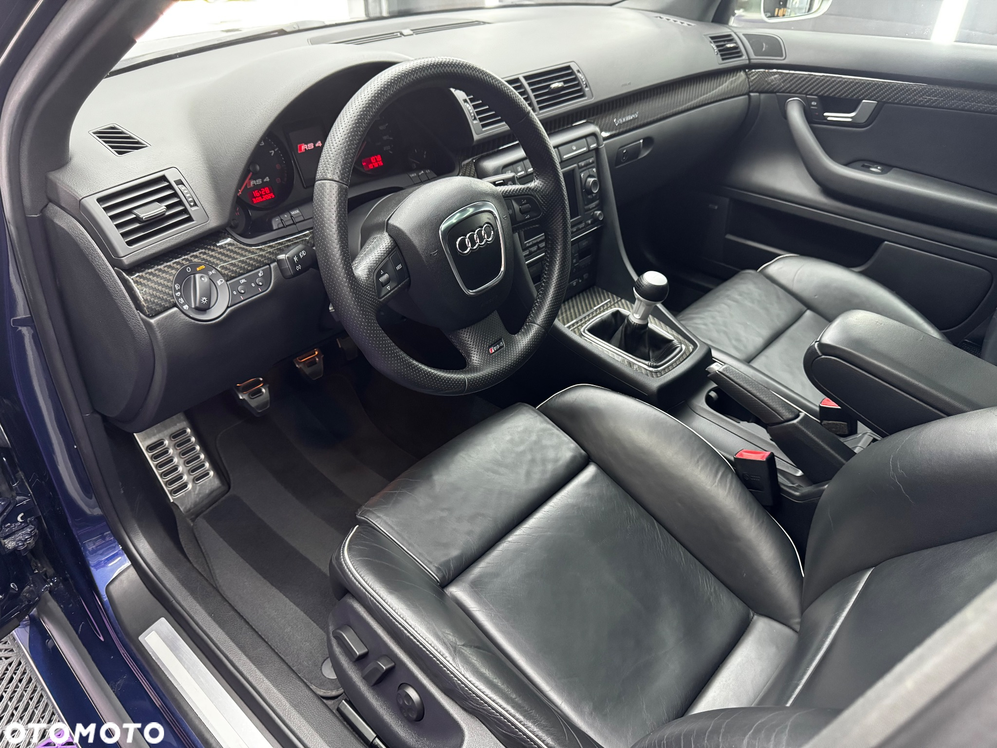 Audi RS4 Standard - 22