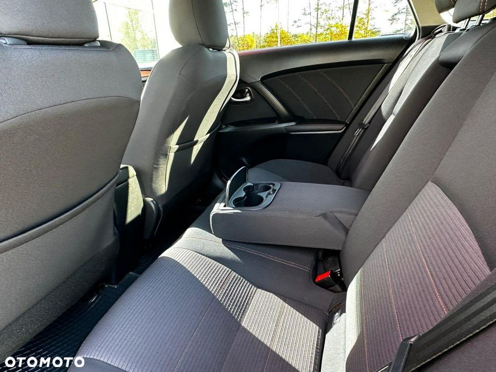 Toyota Avensis 1.8 Premium MS - 16