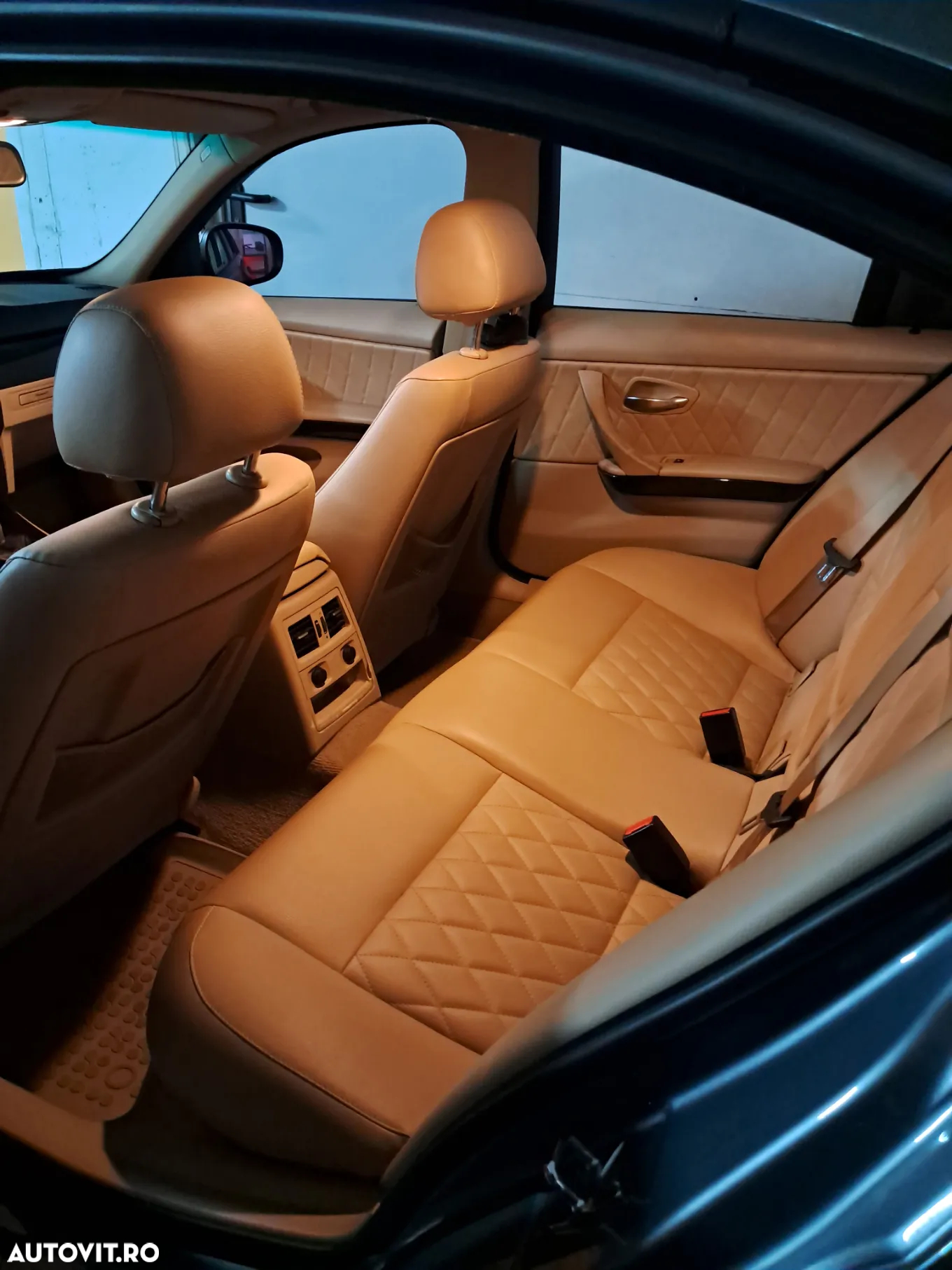BMW Seria 3 318d - 22