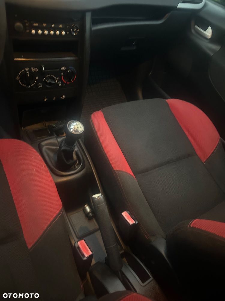 Peugeot 207 - 7