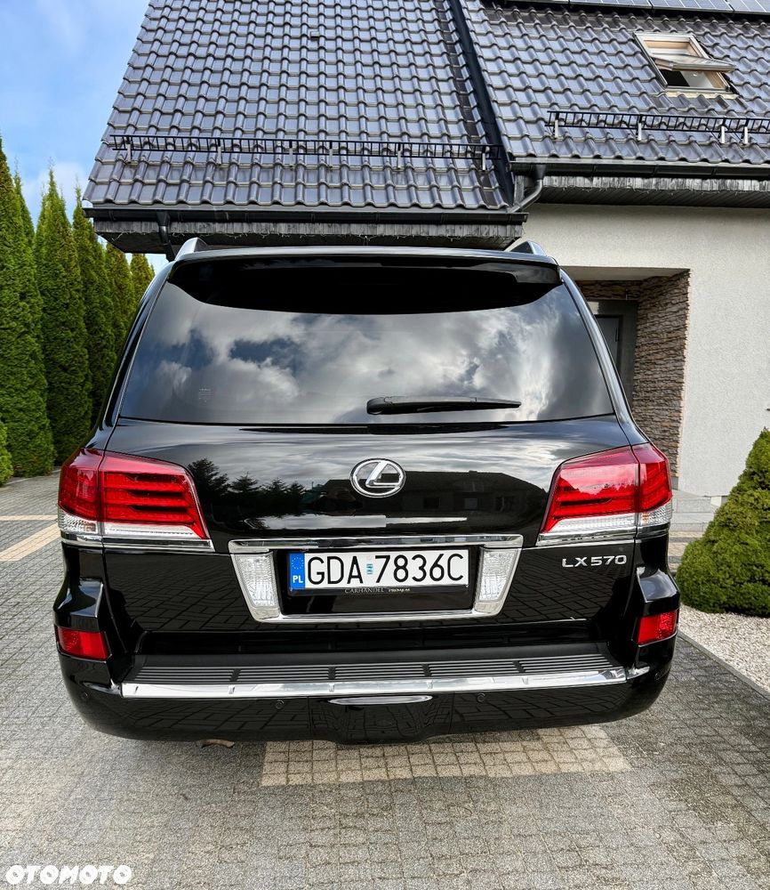 Lexus LX - 7