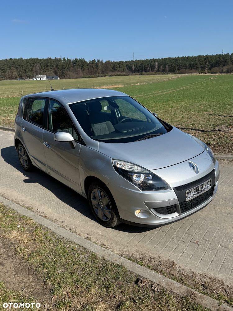 Renault Scenic dCi 110 EDC Paris - 3