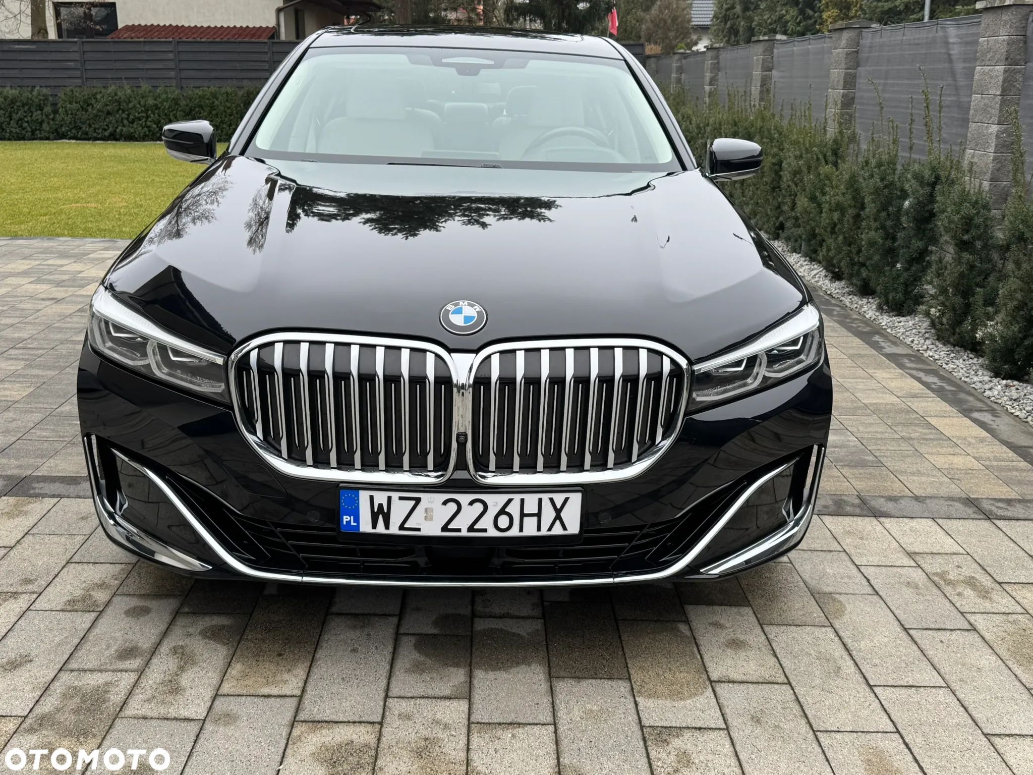 BMW Seria 7 750i xDrive - 1