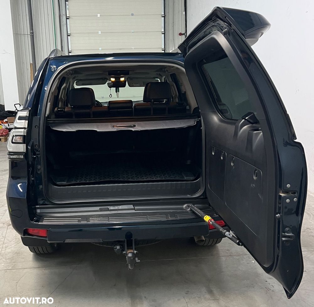 Toyota Land Cruiser 2.8l D-4D 204 CP A/T Luxury Black Matte Edition - 19