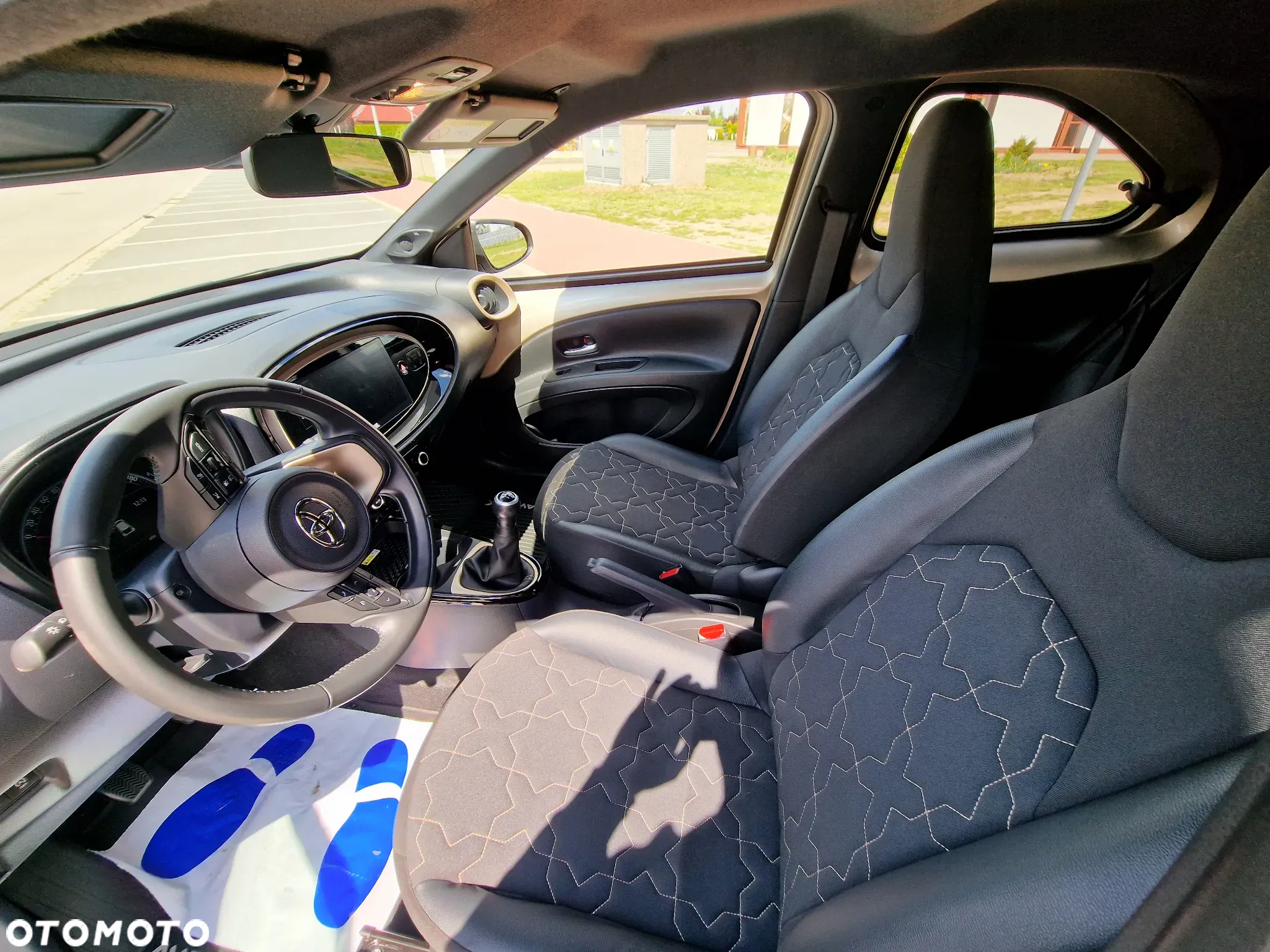 Toyota Aygo X 1.0 VVT-i JBL - 12