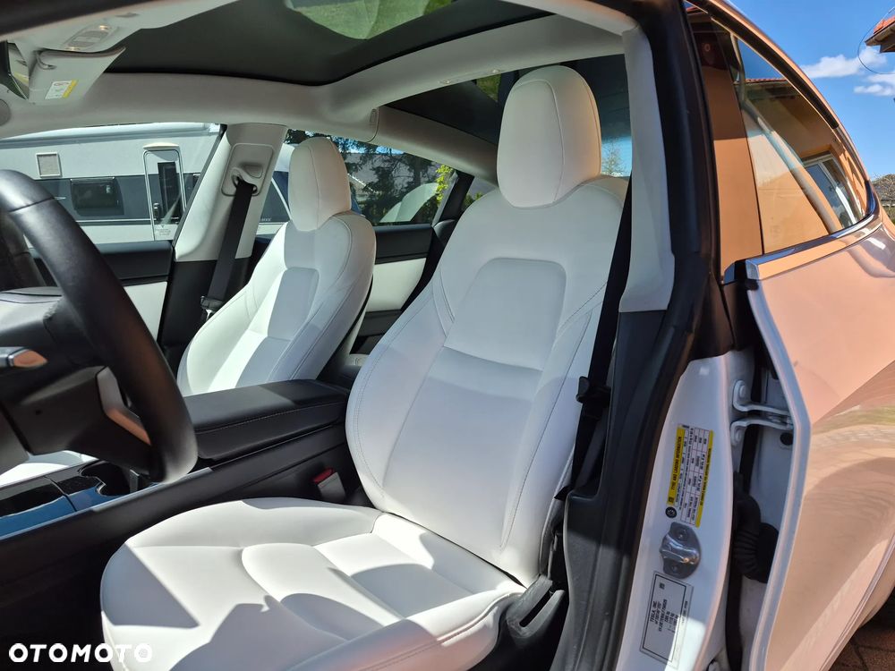 Tesla Model 3 - 14