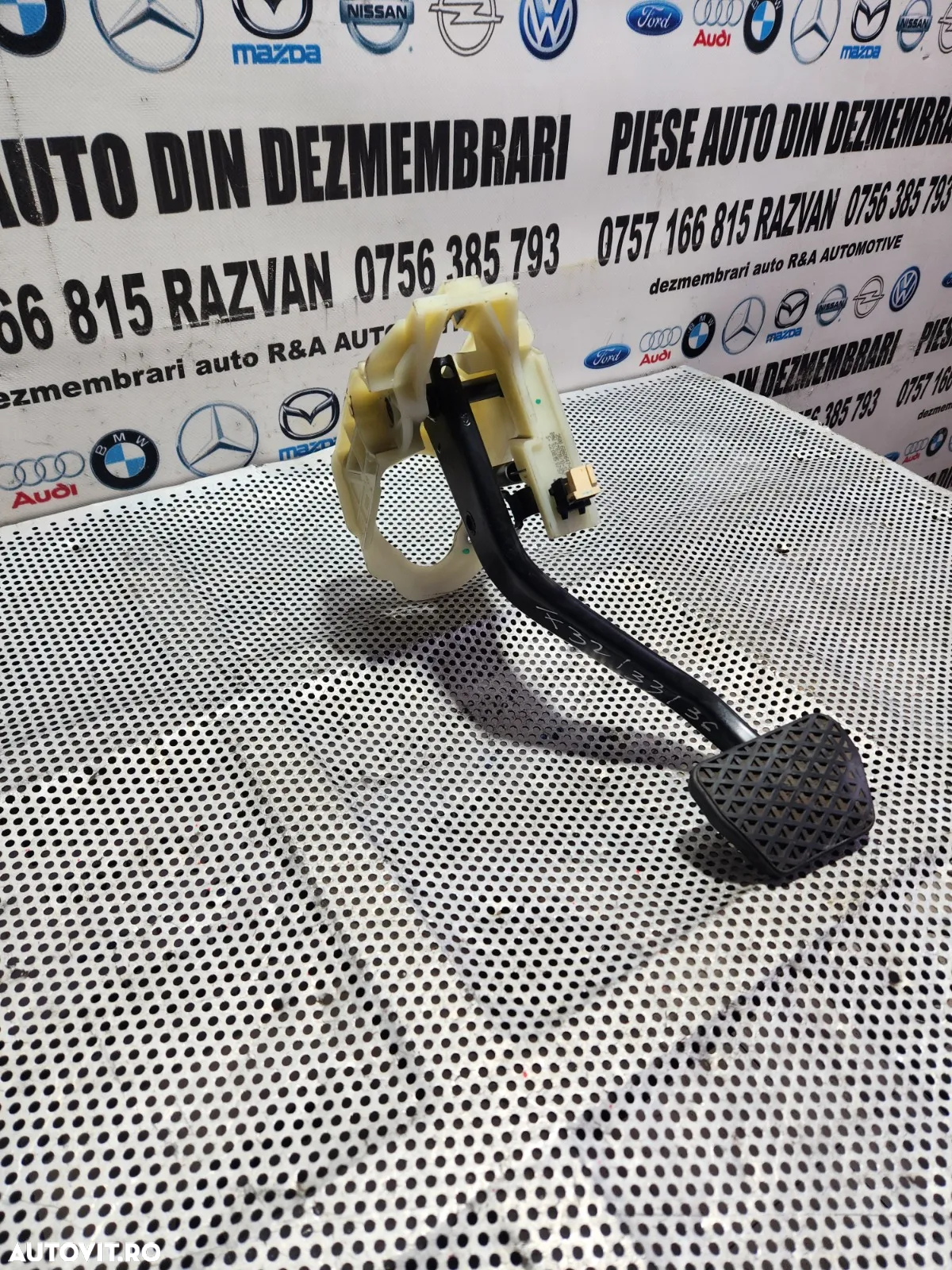 Pedala Frana Cutie Automata Bmw Seria 4 F32 F33 F36 Volan Stanga Motor N47D20D Dezmembrez Bmw Seria - 4