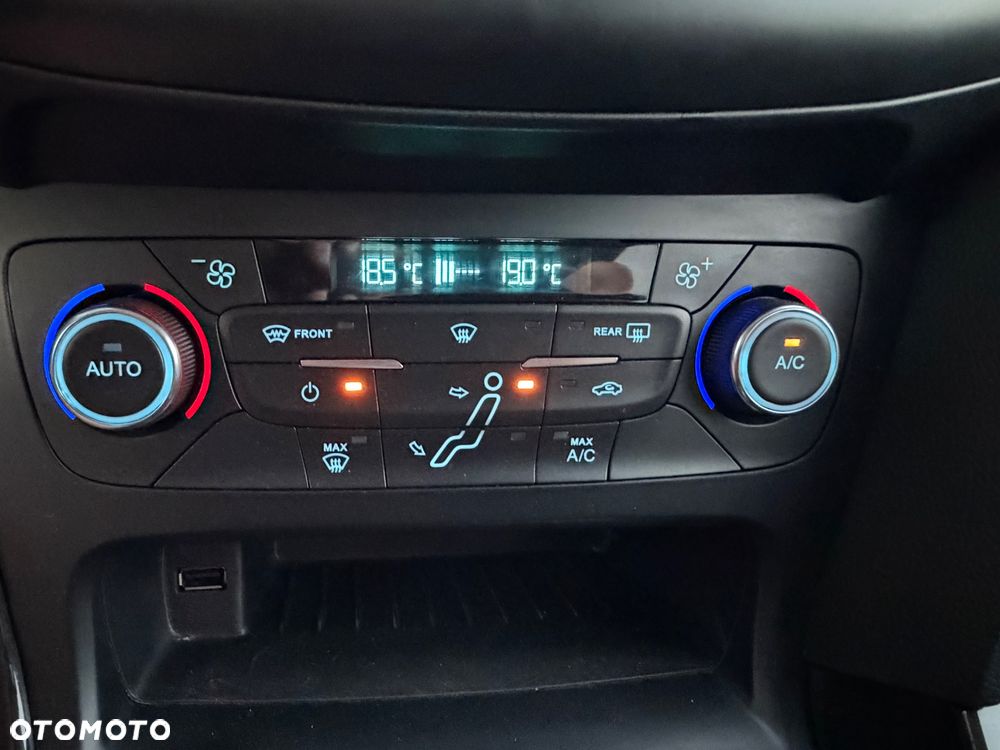 Ford Focus 2.0 TDCi Titanium ASS - 30