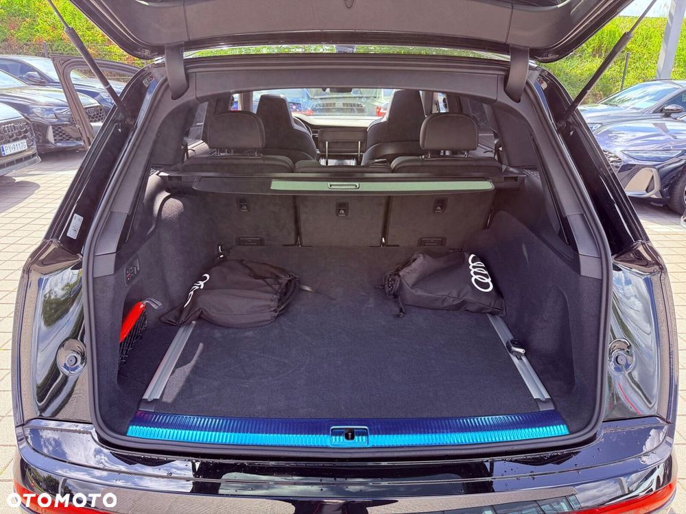 Audi Q7 60 TFSI e PHEV Quattro S Line Tiptr - 30