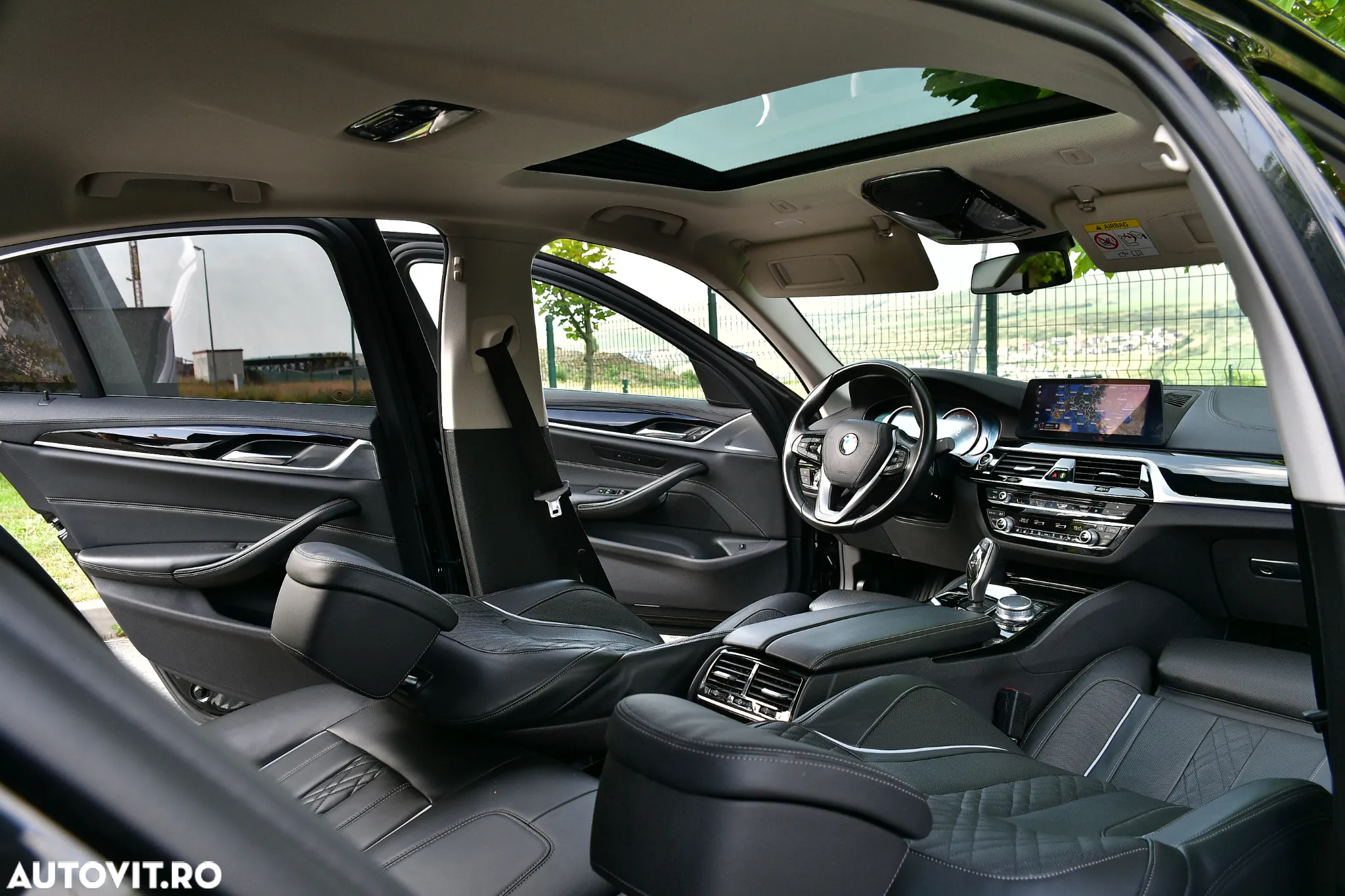 BMW Seria 5 520d Aut. Luxury Line - 23