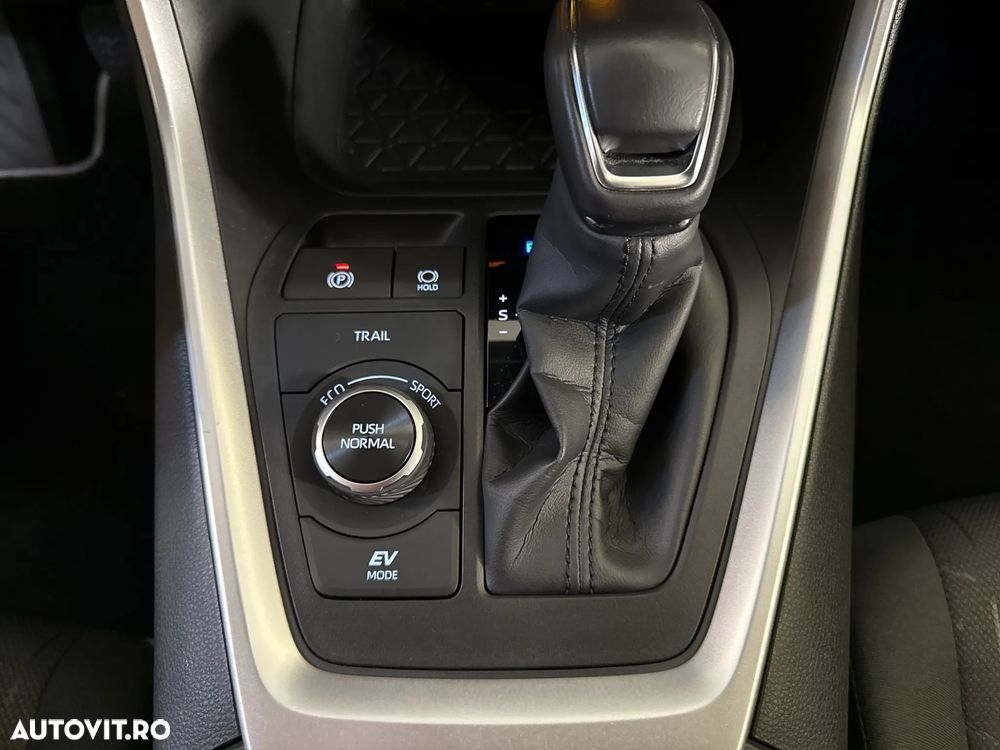 Toyota RAV4 - 18