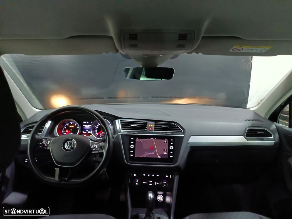 VW Tiguan 1.5 TSI Confortline - 12