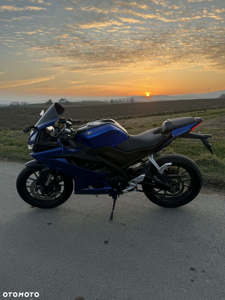 Yamaha YZF - 4
