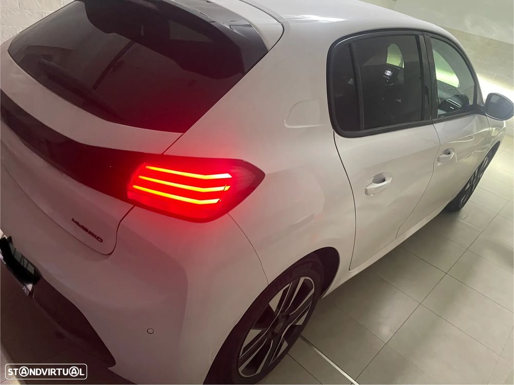 Peugeot 208 1.2 Hybrid Allure e-DCS6 - 8