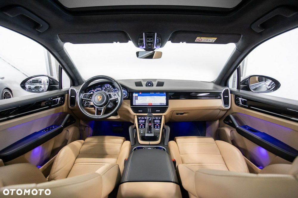 Porsche Cayenne - 24