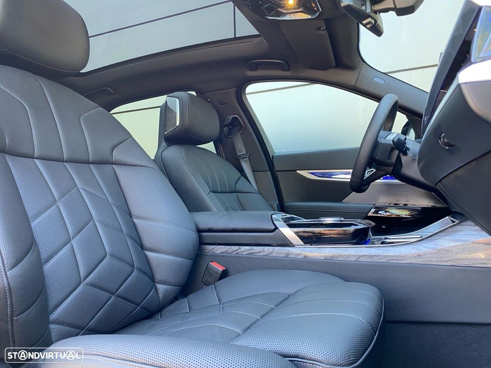 BMW i7 eDrive50 Pack Desportivo M Pro — fotografia 21