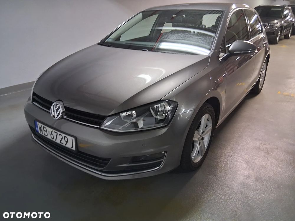 Volkswagen Golf - 1