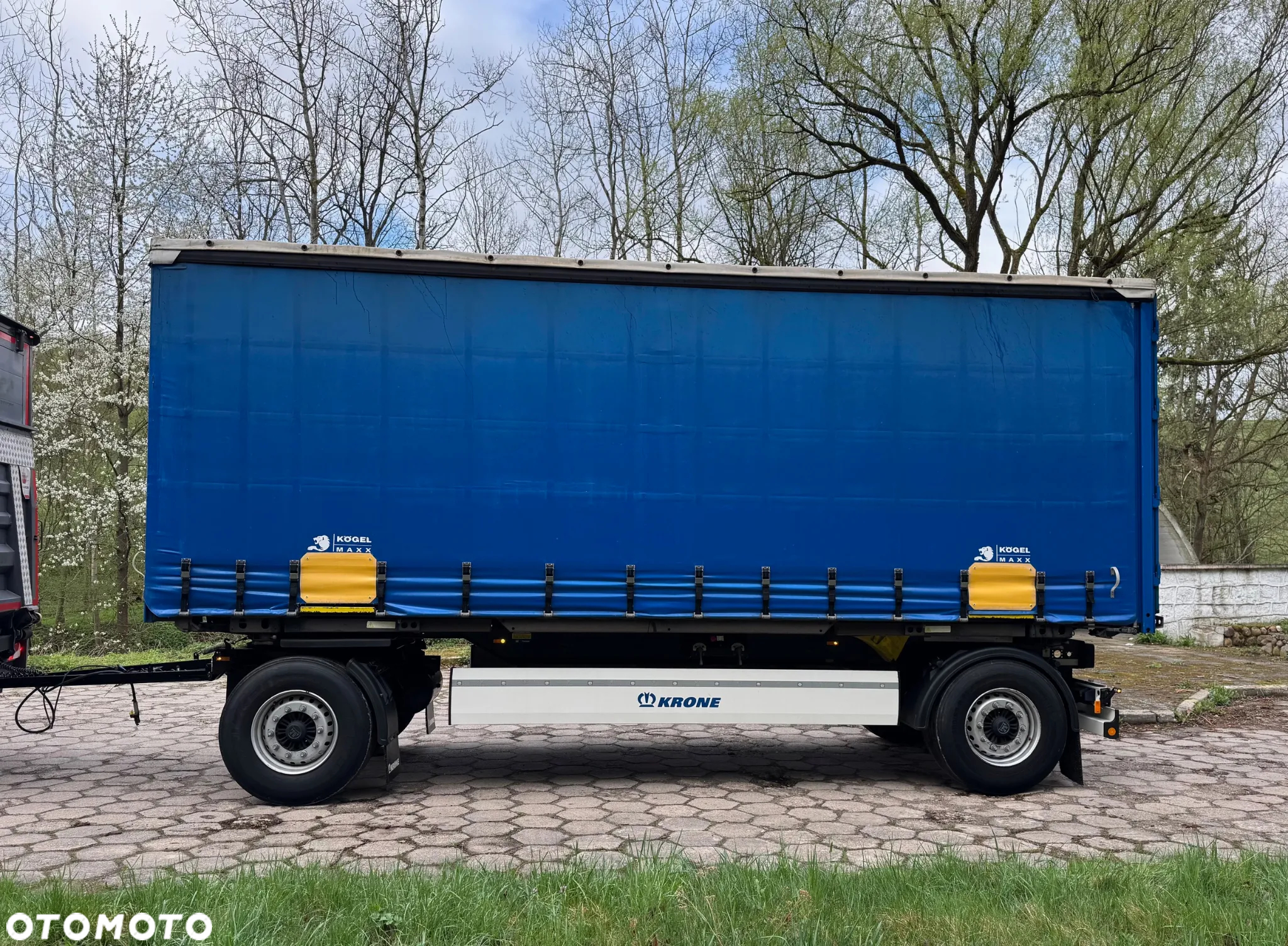 Krone BDF,Pod kontenery, - 7