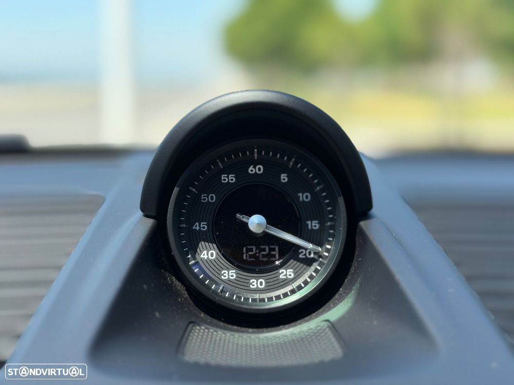 Porsche 911 (992) - 31