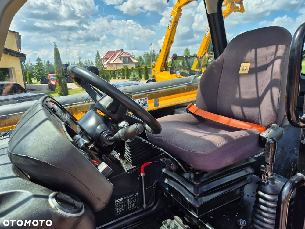 JCB 540-140 HiViz - 8