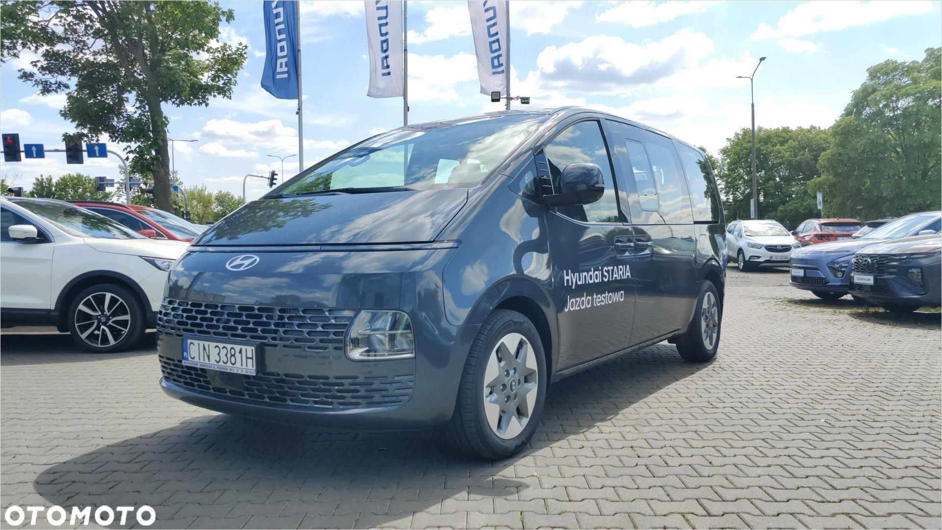 Hyundai Staria - 21