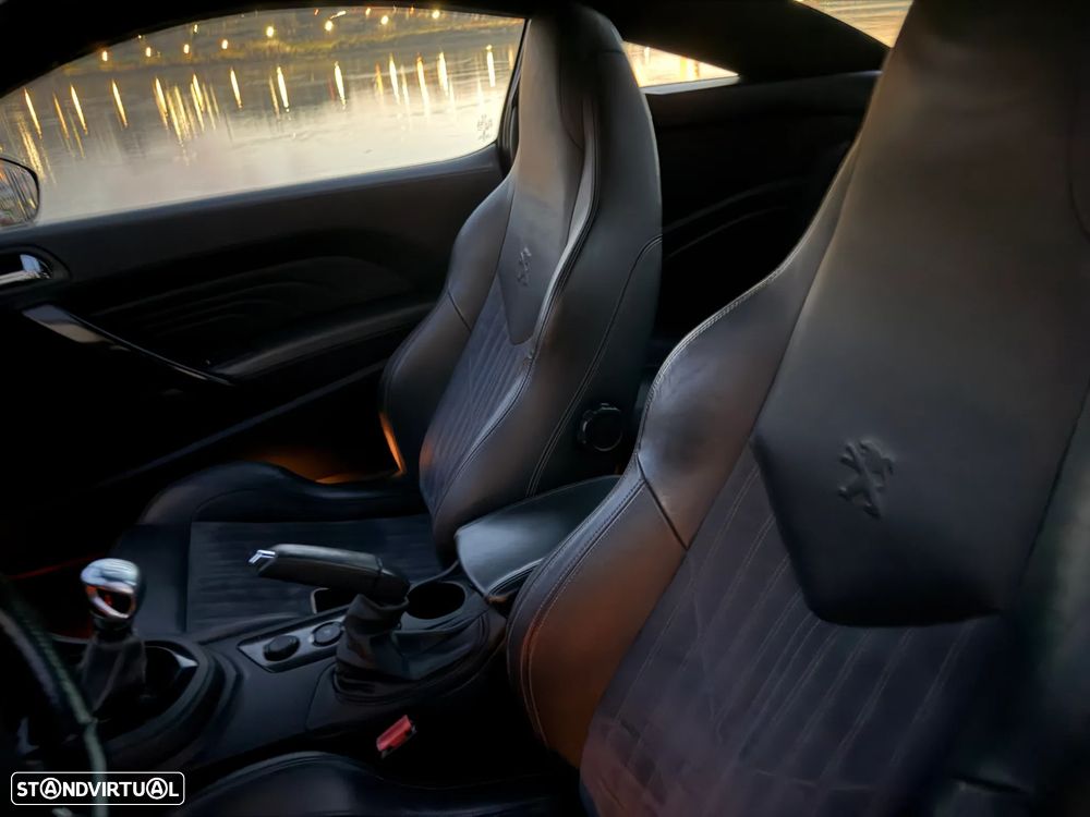 Peugeot RCZ 1.6 200 THP Red Carbon - 13