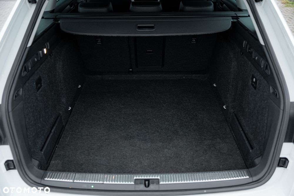 Skoda Superb 2.0 TDI L&K - 36