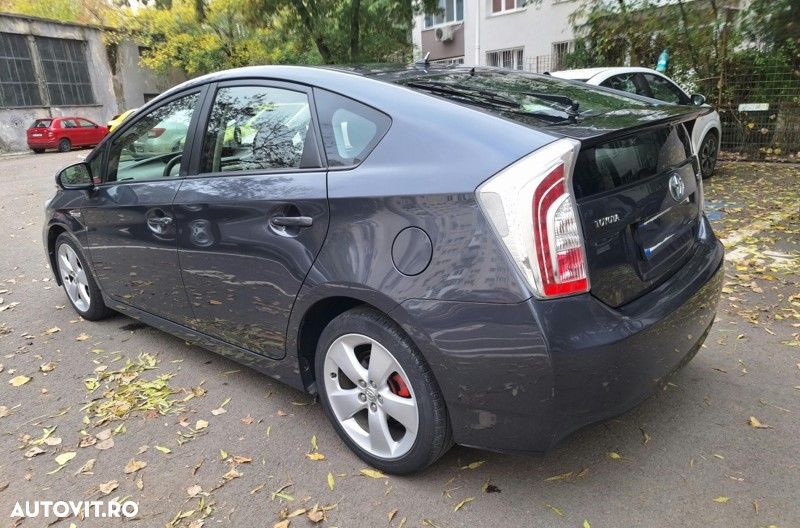 Toyota Prius - 8