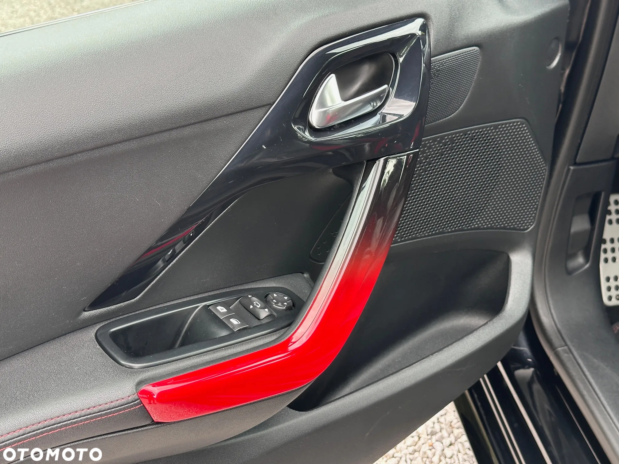 Peugeot 208 1.6 THP GTi - 16