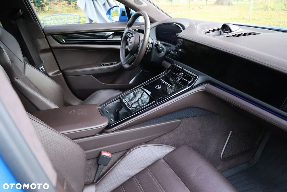 Porsche Panamera - 12