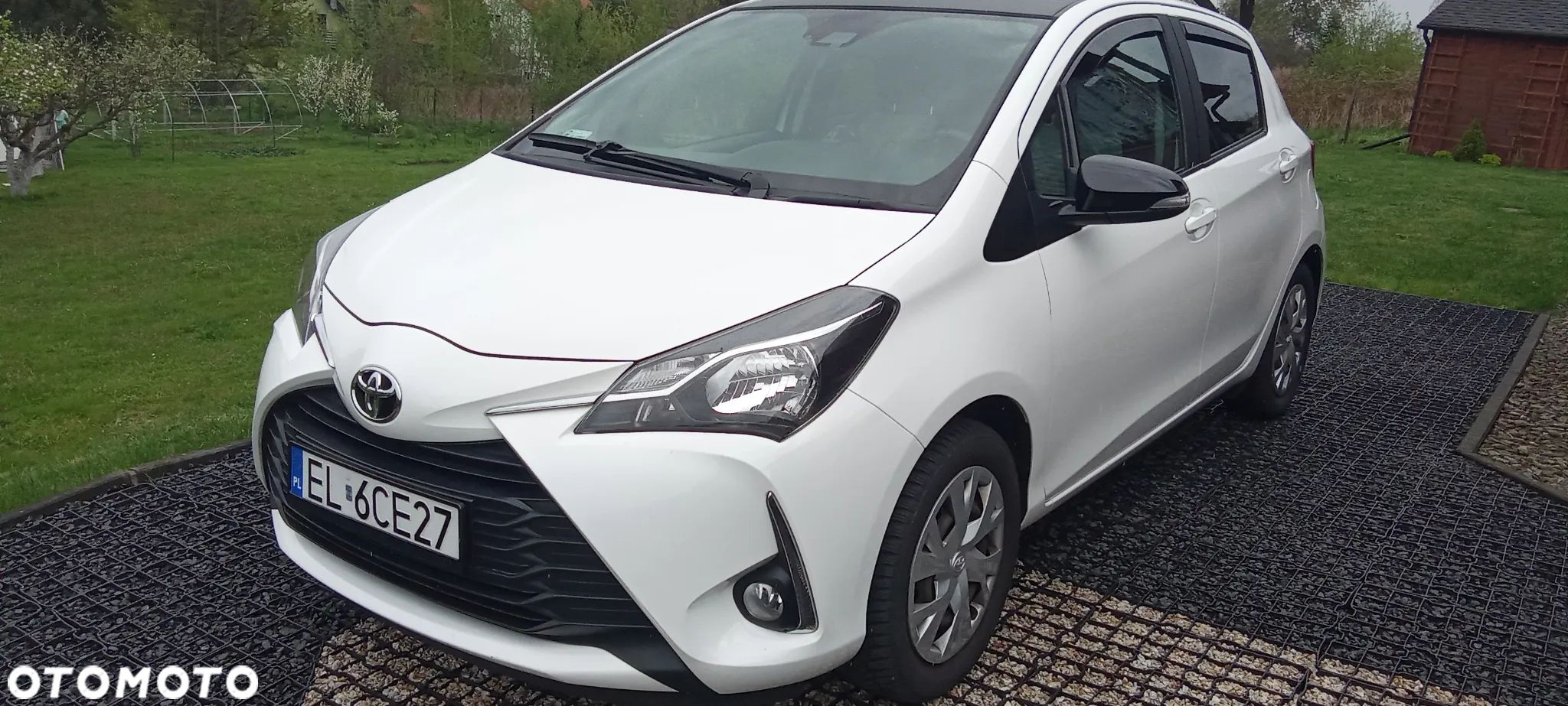 Toyota Yaris 1.5 Premium - 1