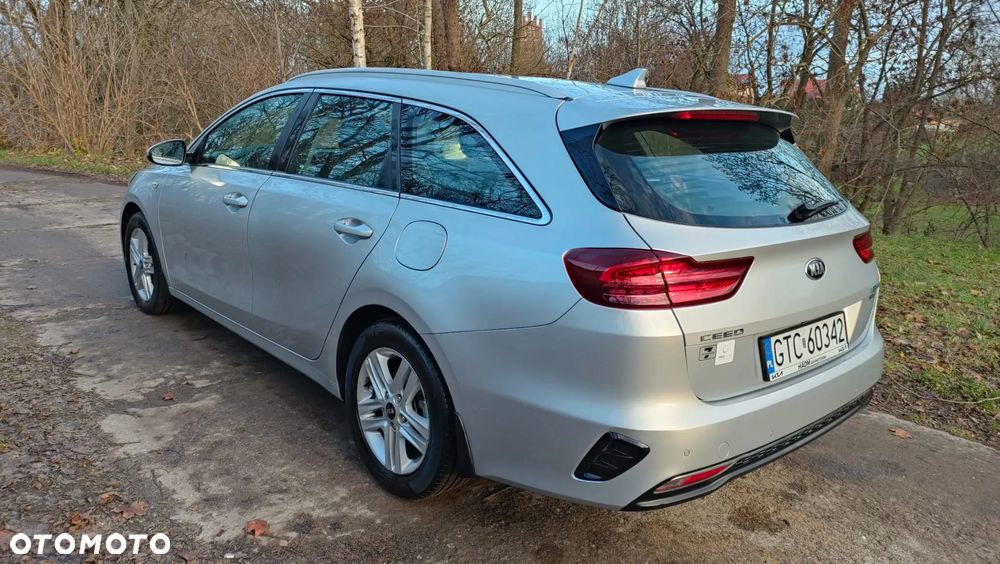 Kia Ceed 1.6 CRDi mHEV M DCT - 5