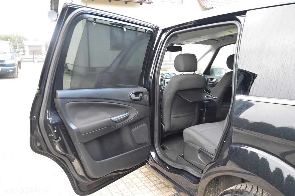 Ford Galaxy 2.0 TDCi Ghia - 29