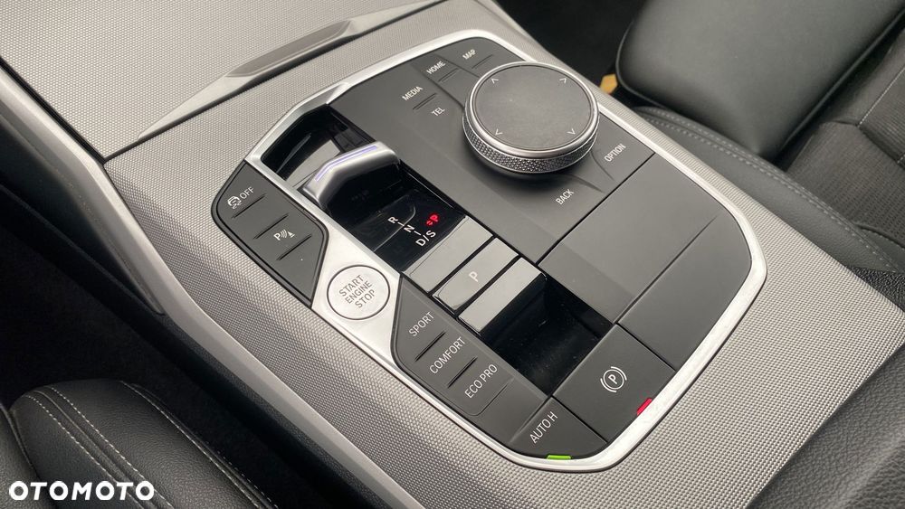 BMW Seria 3 318d mHEV - 19