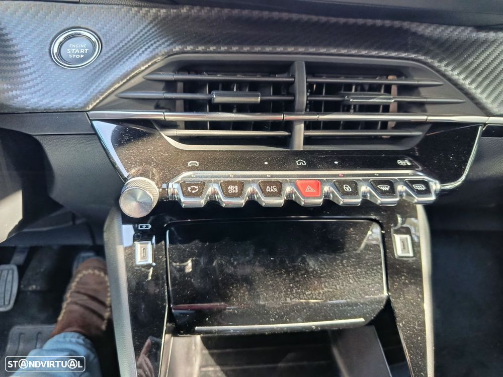 Peugeot 2008 1.2 PureTech Allure - 12