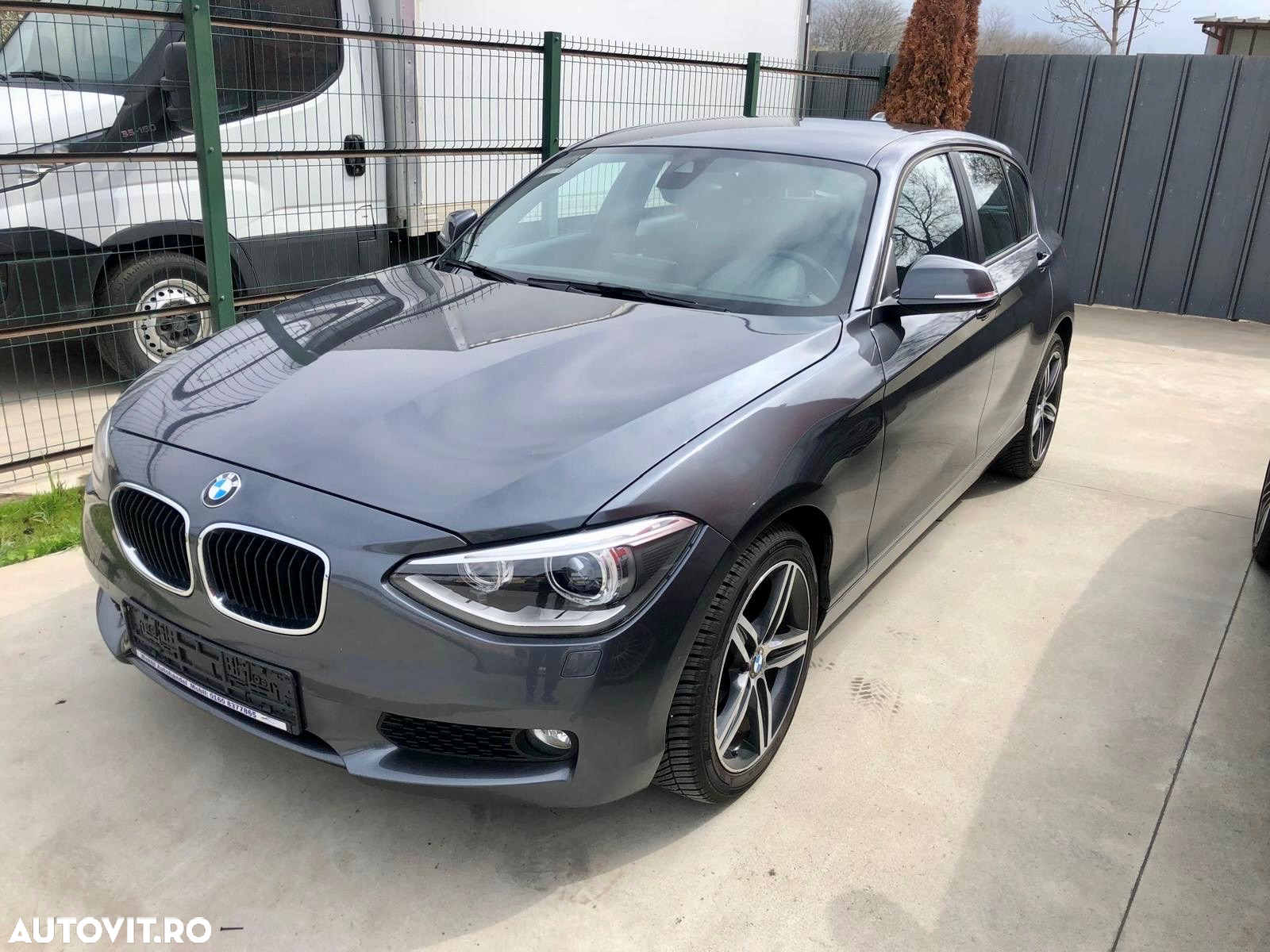 BMW Seria 1 118d Sport Line - 2