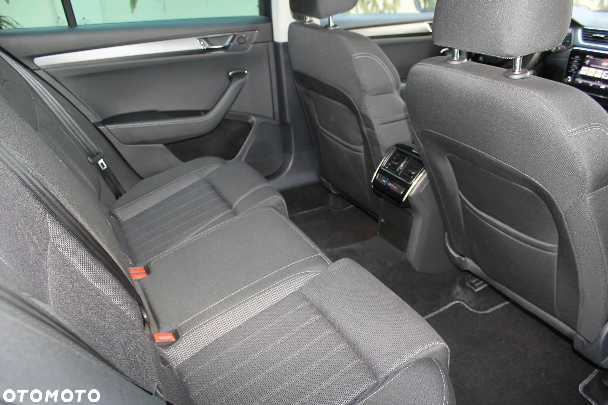 Skoda Superb 2.0 TDI DSG Ambition - 20