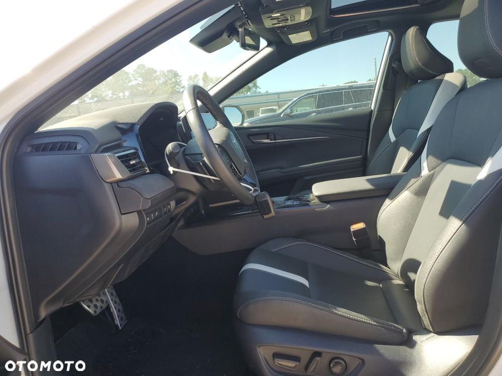 Toyota Camry - 8