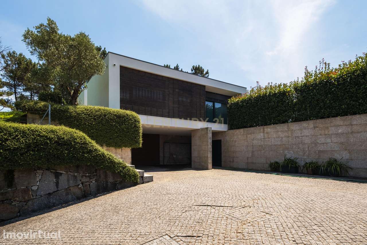 Luxuosa Moradia T4 com Piscina e Vista Panorâmica em Lousada - Grande imagem: 3/60