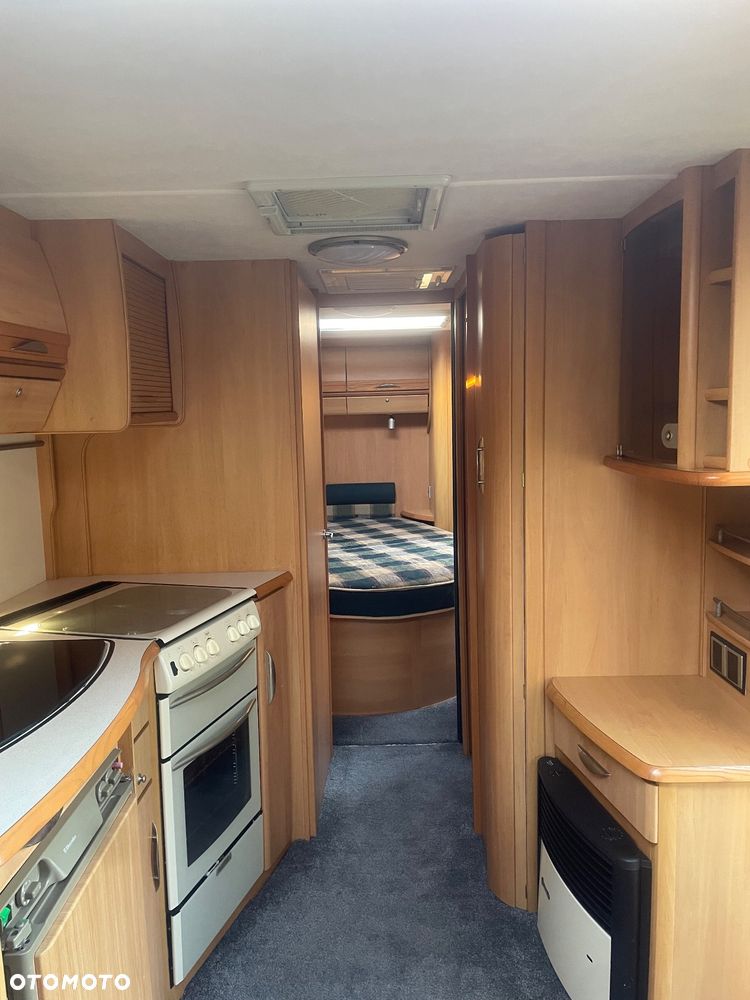 SWIFT Conqueror 645 Lux - 5