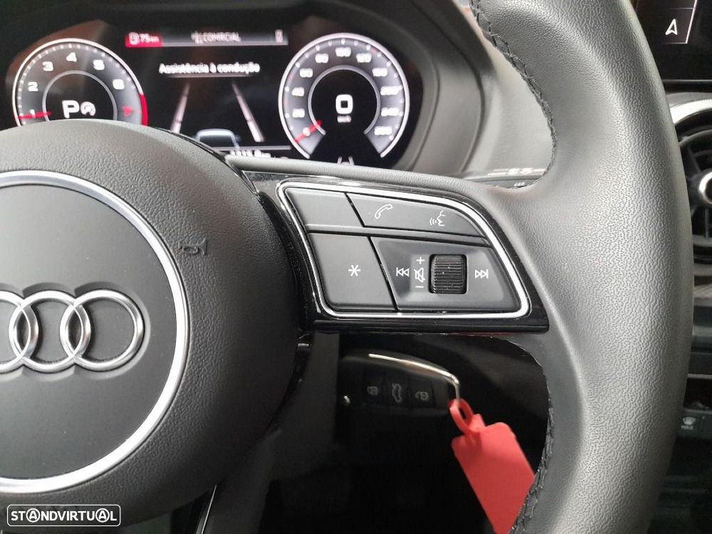 Audi Q2 35 TFSI S line S tronic — fotografia 17