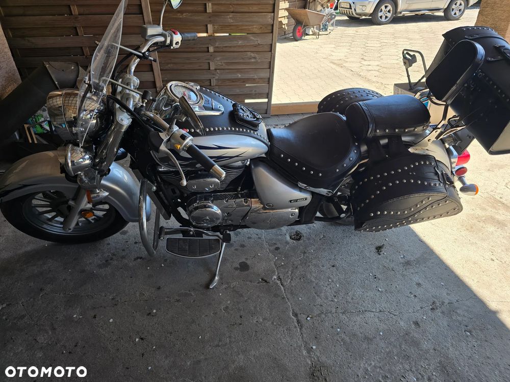 Suzuki Boulevard - 3