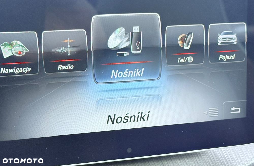 Mercedes-Benz CLA 250 7G-DCT AMG Line - 35