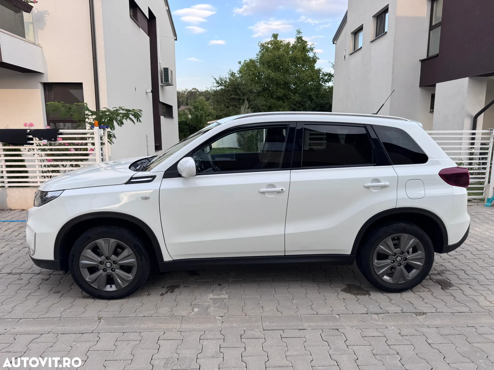 Suzuki Vitara 1.4 Boosterjet MHEV Passion - 4