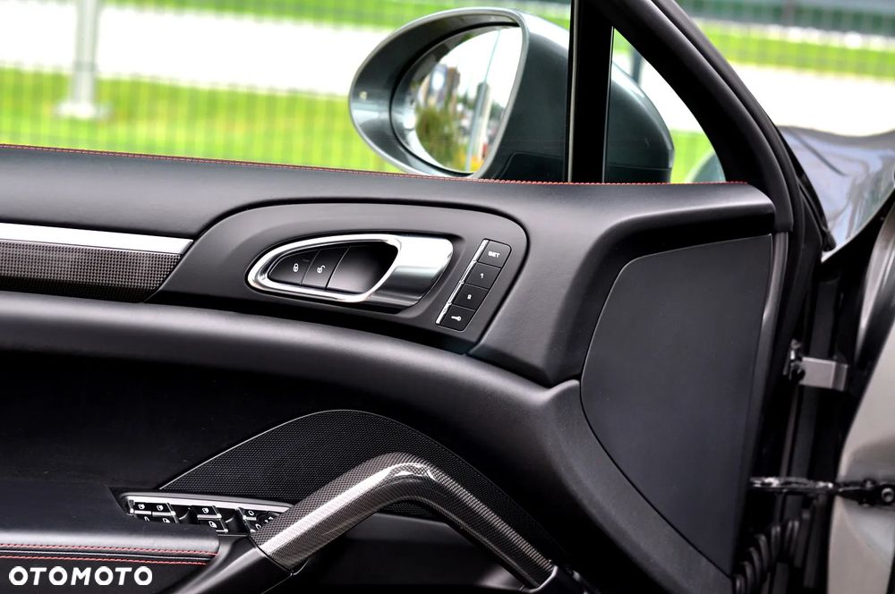 Porsche Cayenne - 15