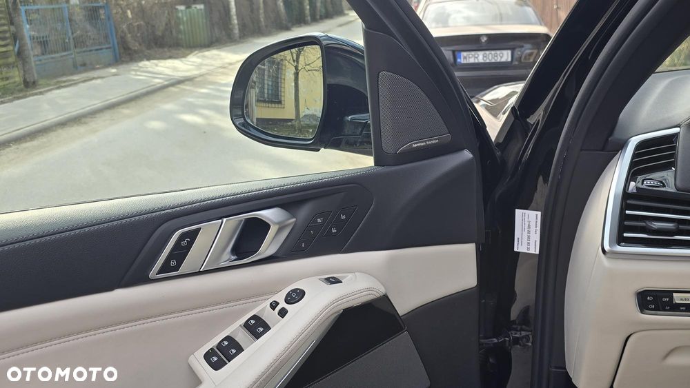 BMW X5 xDrive40i - 16