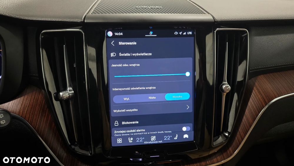 Volvo XC 60 B4 D AWD Plus Dark - 32