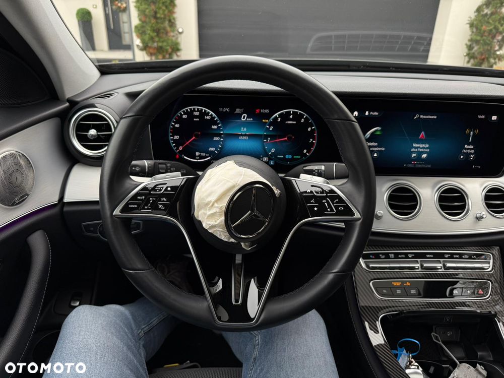 Mercedes-Benz Klasa E 200 4Matic 9G-TRONIC AMG Line - 19